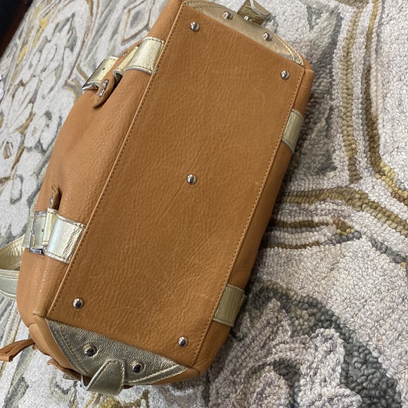 💕 Gustto tan gold Italian leather large satchel bag gorgeous 💕 - Picture 7 of 16